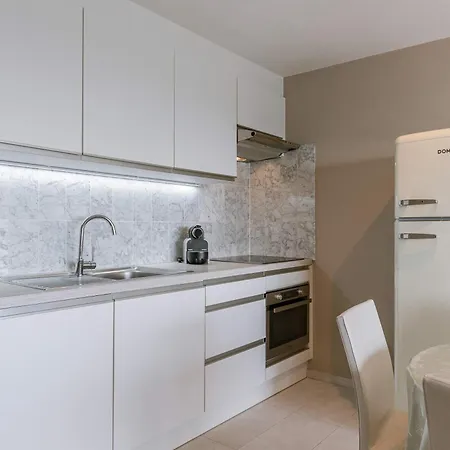 Сasa de vacaciones Cozy With Harbor View In *